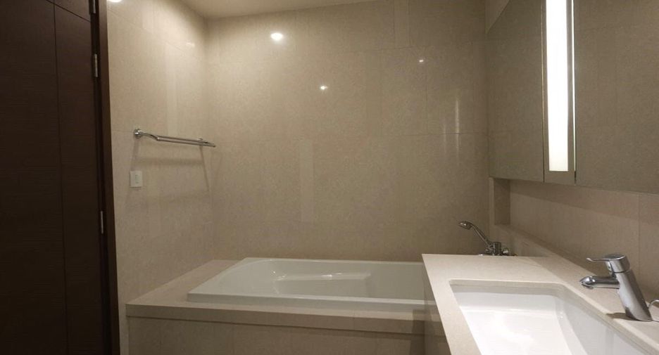 For sale and for rent 2 bedrooms condo in Watthana, Bangkok