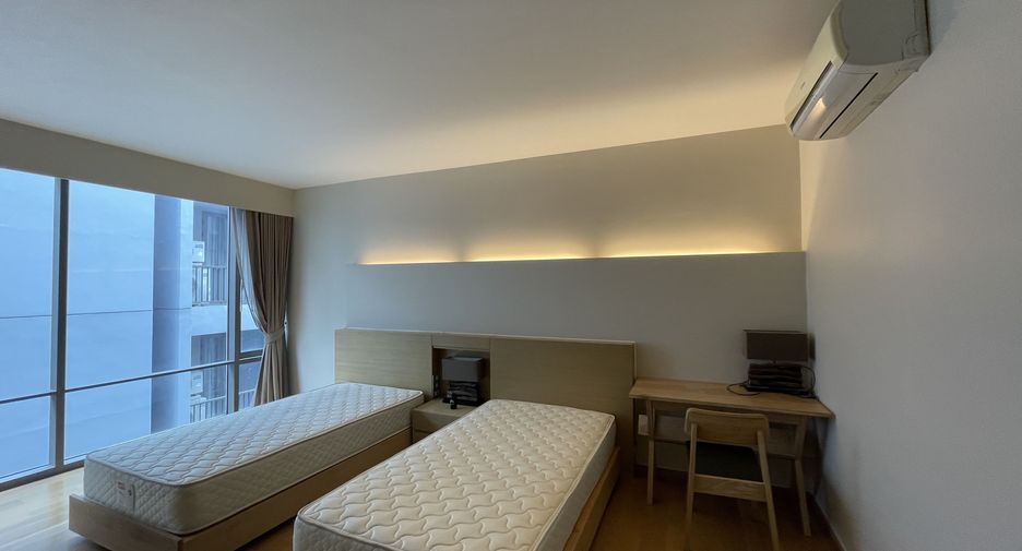 For rent 3 bedrooms apartment in Pathum Wan, Bangkok