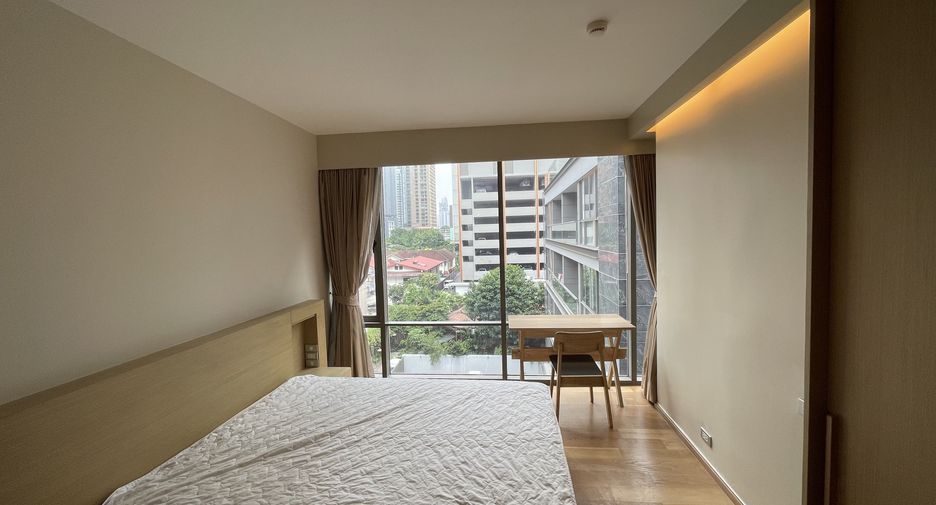For rent 3 bedrooms apartment in Pathum Wan, Bangkok