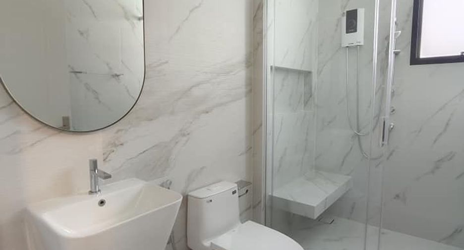 For rent 4 bedrooms house in Saphan Sung, Bangkok