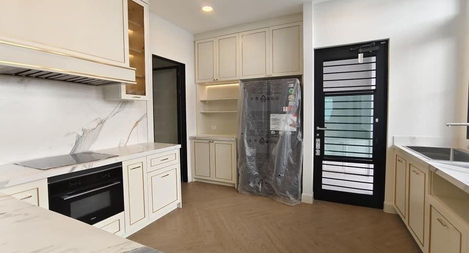 For rent 4 bedrooms house in Saphan Sung, Bangkok