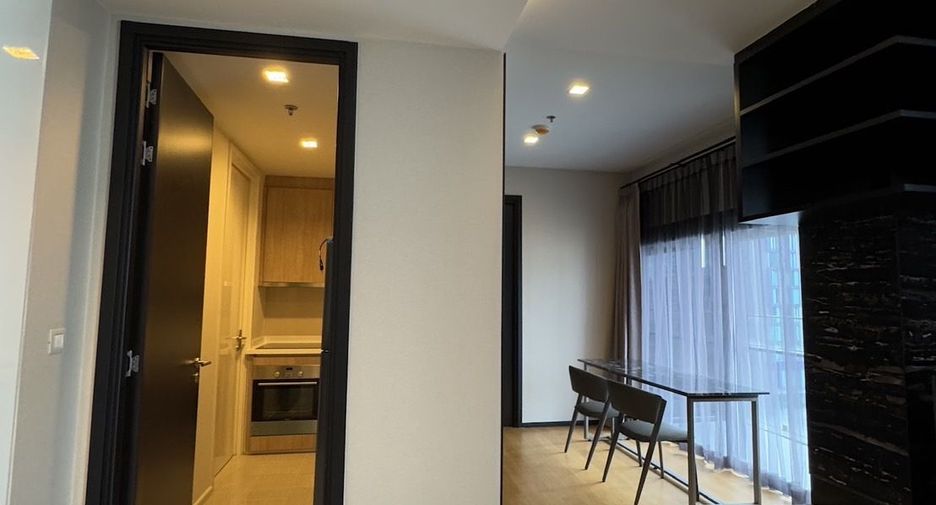 Condo en alquiler de 3 habitaciones en Watthana, Bangkok