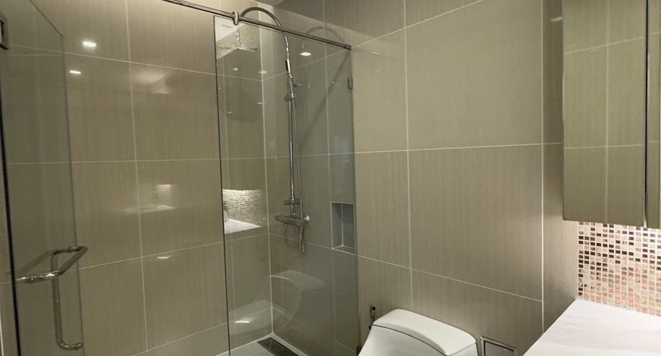 Condo en alquiler de 3 habitaciones en Watthana, Bangkok