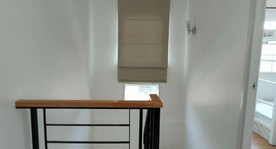 Casa en alquiler de 3 habitaciones en Bang Khae, Bangkok