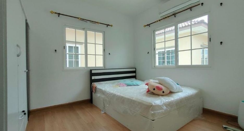 Casa en alquiler de 3 habitaciones en Bang Khae, Bangkok