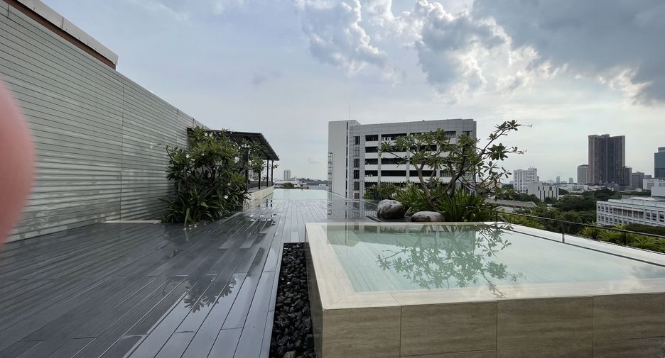 For rent 2 bedrooms apartment in Khlong Toei, Bangkok