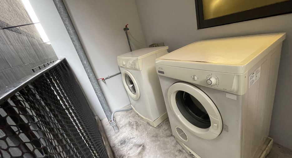 For rent 2 bedrooms apartment in Khlong Toei, Bangkok