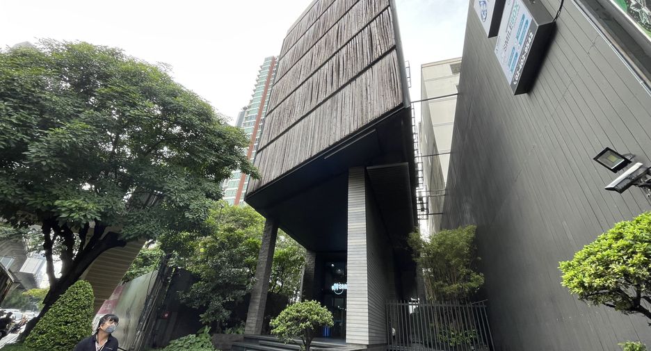 For rent 2 bedrooms apartment in Khlong Toei, Bangkok