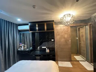 Wohnung zur Miete mit 1 Zimmer in Huai Khwang, Bangkok