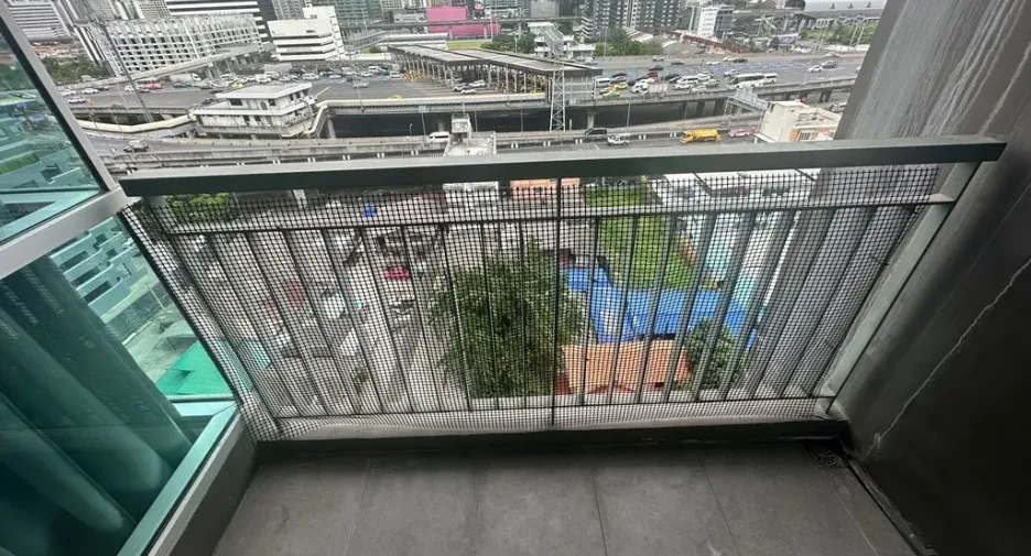For sale 1 bed condo in Huai Khwang, Bangkok