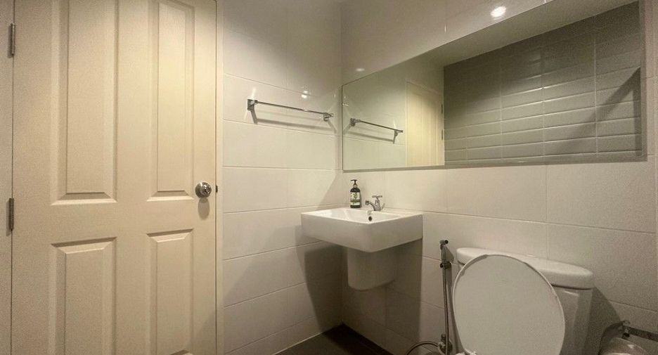 For sale 1 bed condo in Huai Khwang, Bangkok