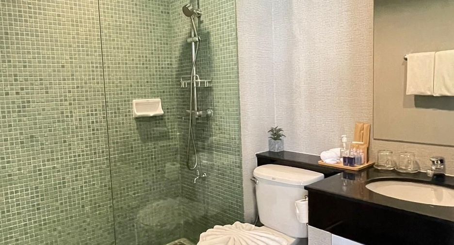 For rent 4 bedrooms condo in Pathum Wan, Bangkok