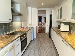 Condo en alquiler de 4 habitaciones en Pathum Wan, Bangkok