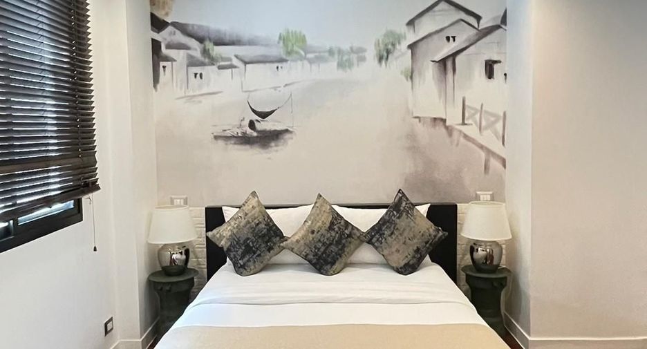 For rent 4 bedrooms condo in Pathum Wan, Bangkok