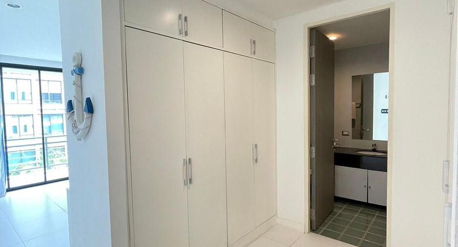For rent 4 bedrooms condo in Pathum Wan, Bangkok