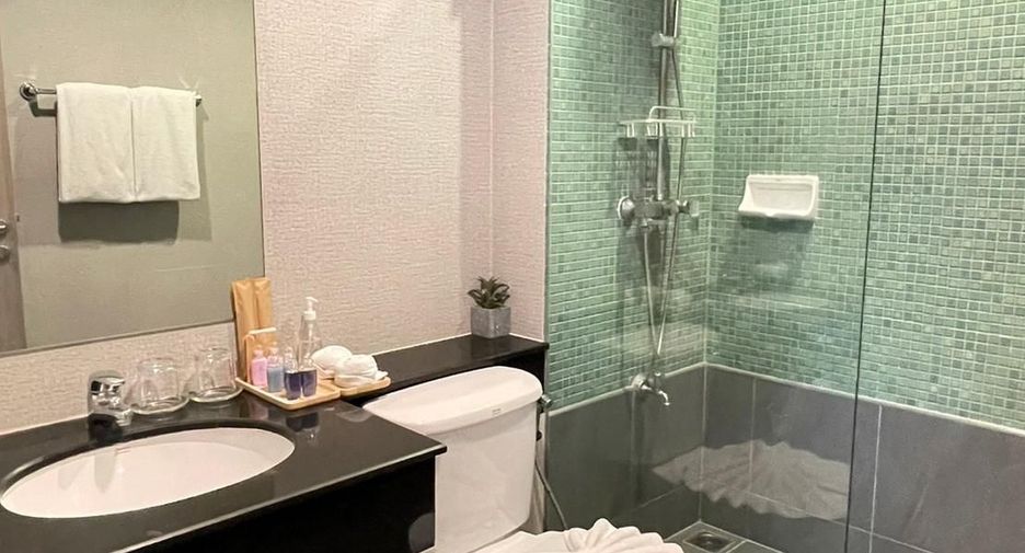 For rent 4 bedrooms condo in Pathum Wan, Bangkok