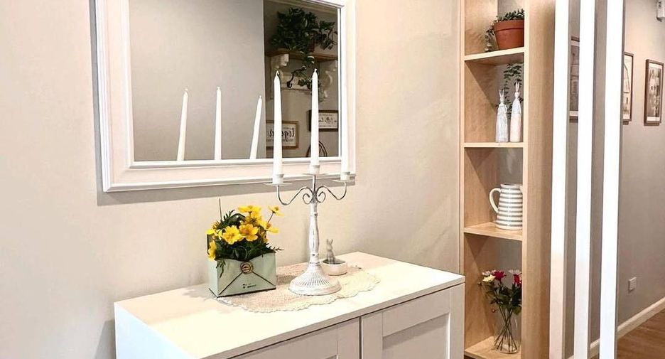 For rent 2 bedrooms condo in Yan Nawa, Bangkok