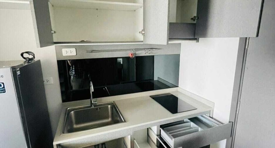 À vendre studio condo à Phra Khanong, Bangkok