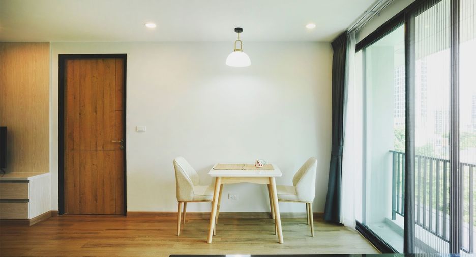 For rent 1 bed condo in Watthana, Bangkok