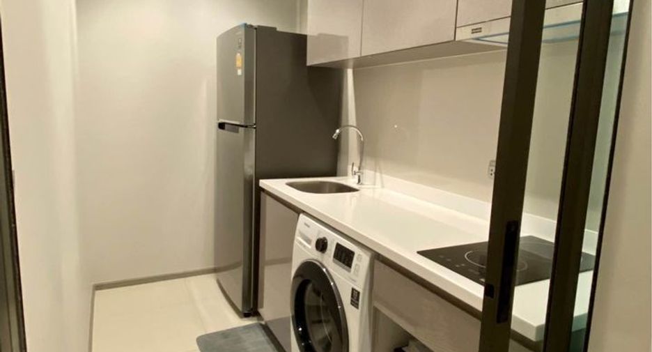 Wohnung zur Miete mit 2 Zimmer in Huai Khwang, Bangkok