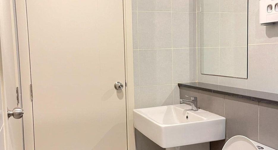 For rent 2 bedrooms condo in Chatuchak, Bangkok