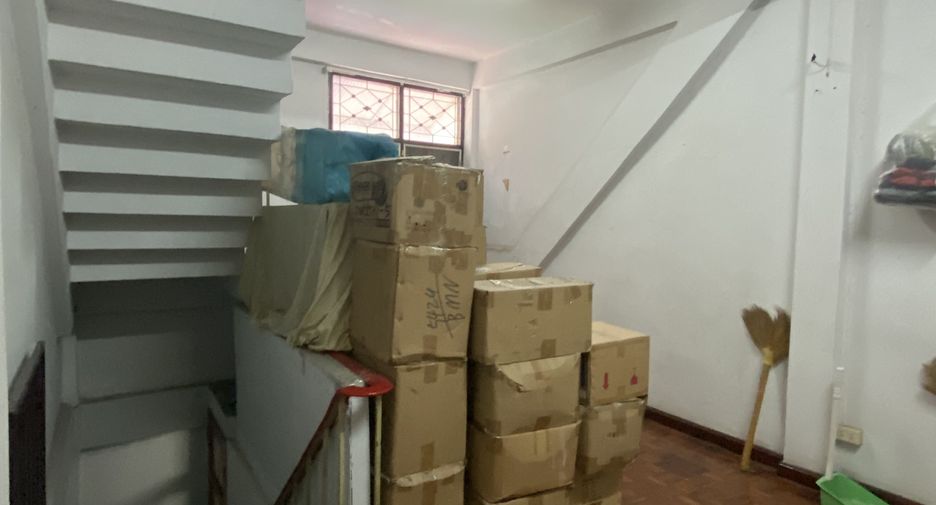 For sale retail Space in Bang Rak, Bangkok
