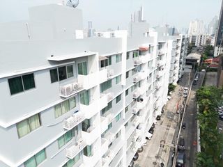 Wohnung zum Kauf mit 1 Zimmer in Khlong San, Bangkok