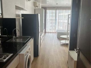 Wohnung zur Miete mit Studio in Khlong Toei, Bangkok