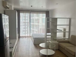 Wohnung zur Miete mit Studio in Khlong Toei, Bangkok
