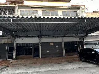For sale 18 ベッドルーム retail Space in Wang Thonglang, Bangkok