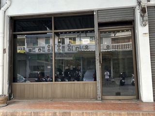 For sale 18 bedrooms retail Space in Wang Thonglang, Bangkok