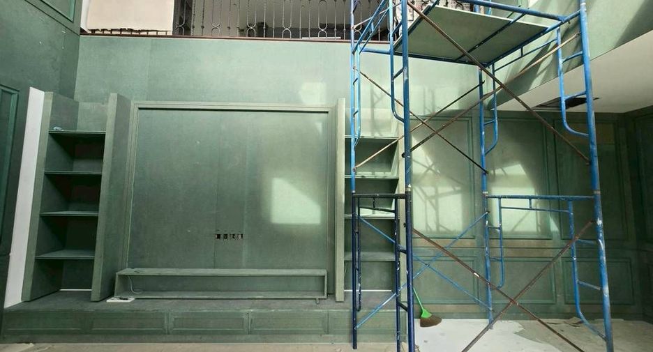 For sale and for rent 5 bedrooms house in Lat Krabang, Bangkok