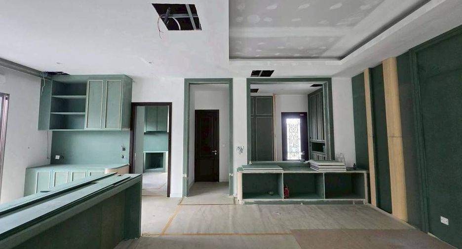 For sale and for rent 5 bedrooms house in Lat Krabang, Bangkok