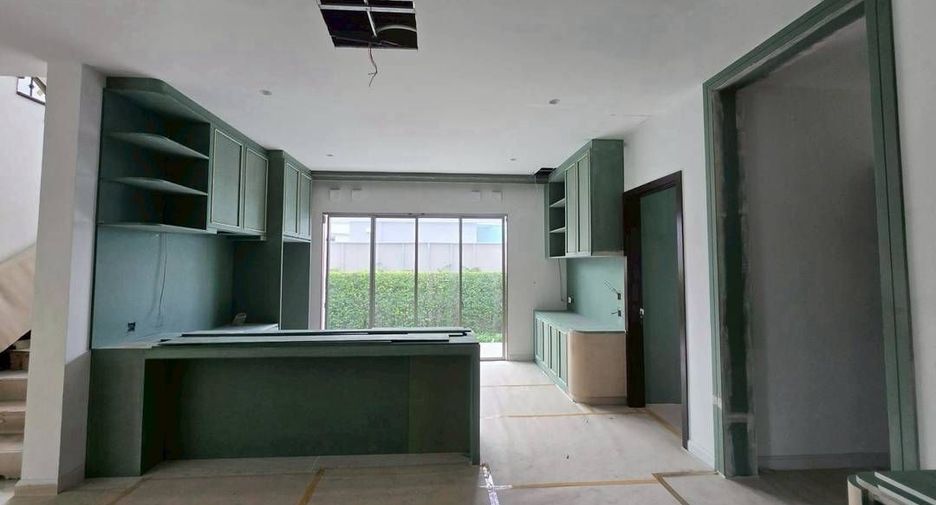 For sale and for rent 5 bedrooms house in Lat Krabang, Bangkok