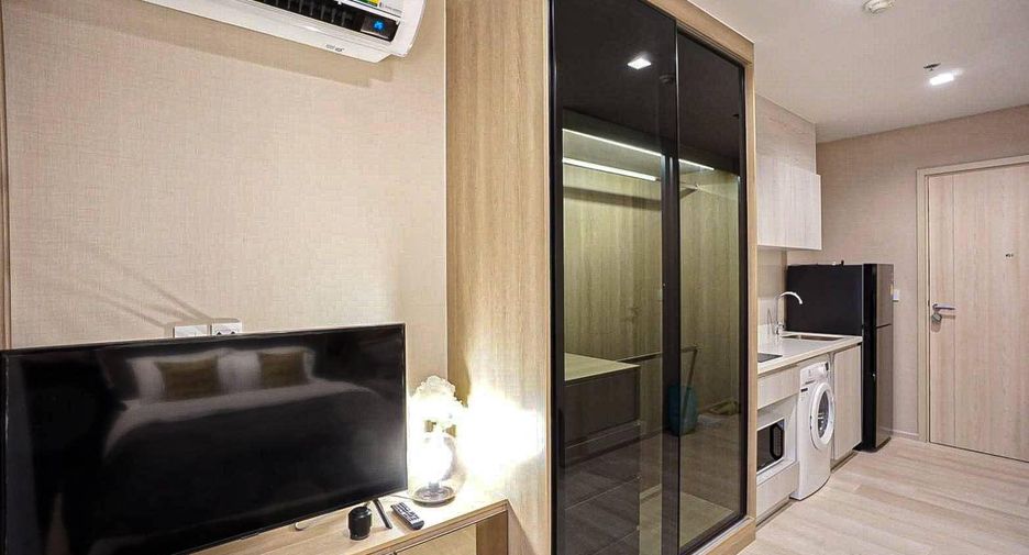 For rent studio condo in Pathum Wan, Bangkok