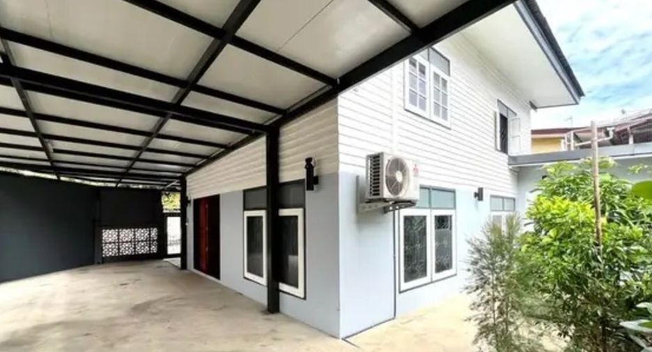 Haus zur Miete mit 3 Zimmer in Bang Na, Bangkok