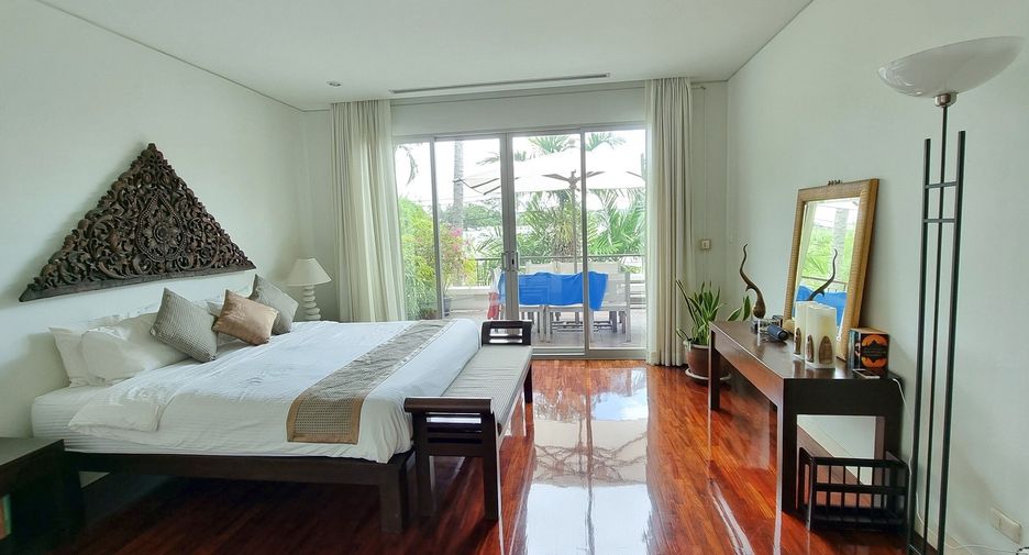 For sale 3 bedrooms condo in Mueang Phuket, Phuket