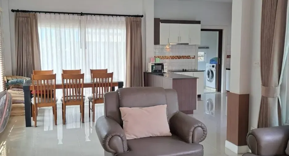 For rent 3 bedrooms house in Huay Yai, Pattaya