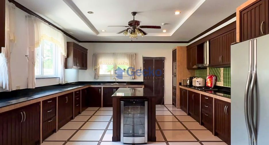 For sale 5 ベッドルーム house in Bang Lamung, Chonburi