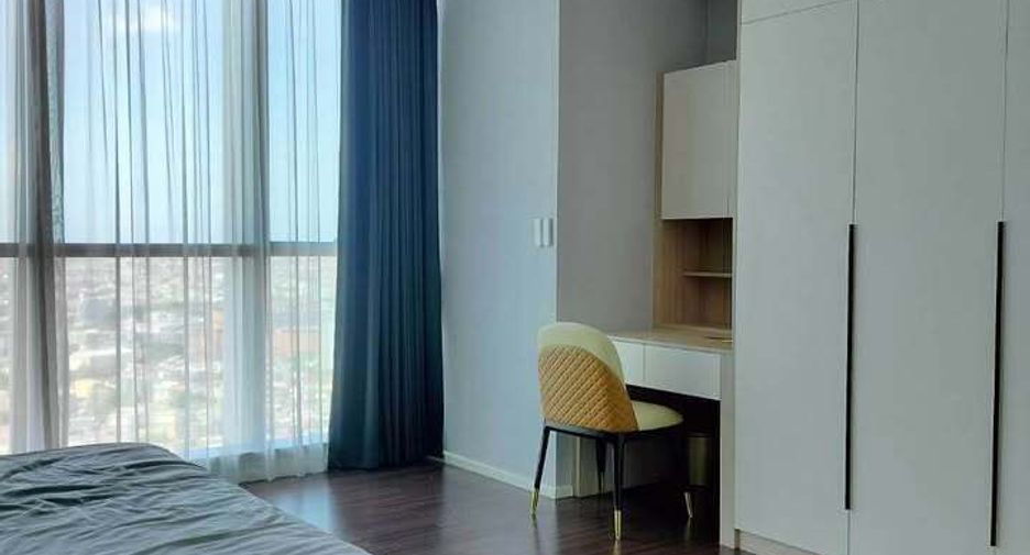 For rent 4 bedrooms condo in Bang Na, Bangkok