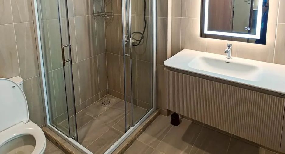 For rent 2 bedrooms condo in Sathon, Bangkok