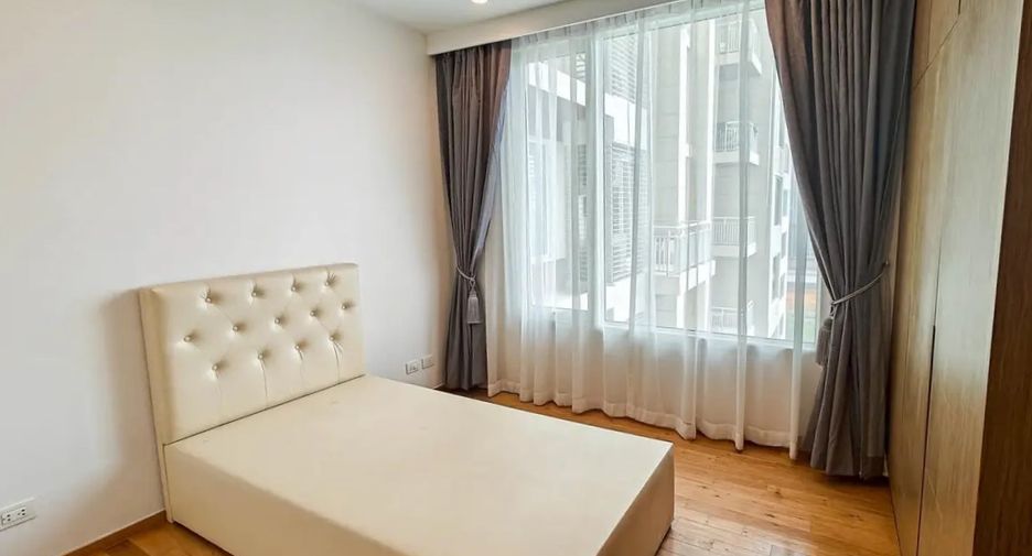 For rent 2 bedrooms condo in Sathon, Bangkok