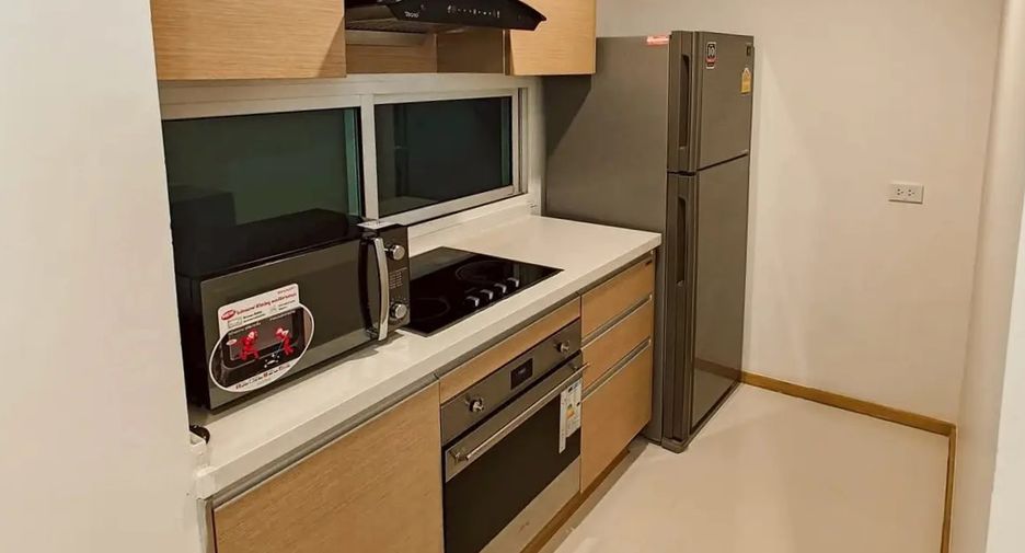For rent 2 bedrooms condo in Sathon, Bangkok