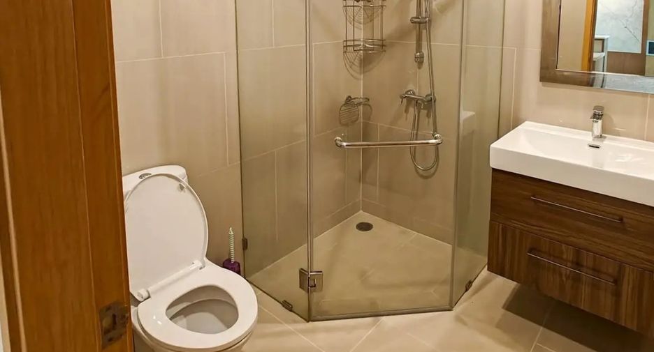 For rent 2 bedrooms condo in Sathon, Bangkok