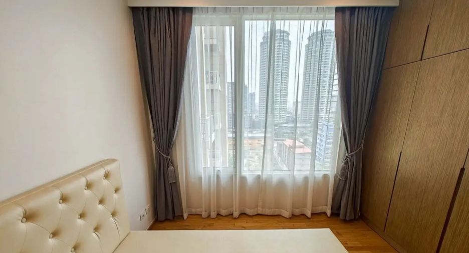 For rent 2 bedrooms condo in Sathon, Bangkok