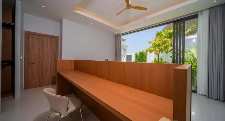 For rent 4 bedrooms villa in Mueang Phuket, Phuket