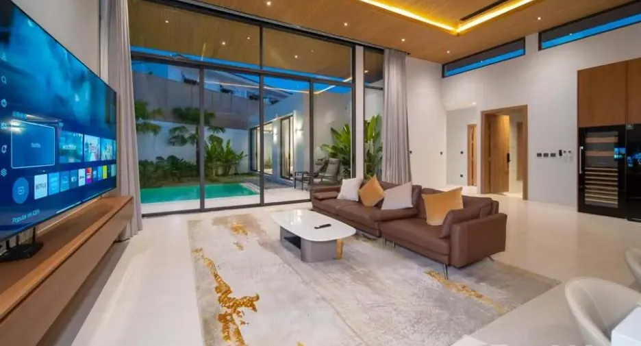 For rent 4 bedrooms villa in Mueang Phuket, Phuket