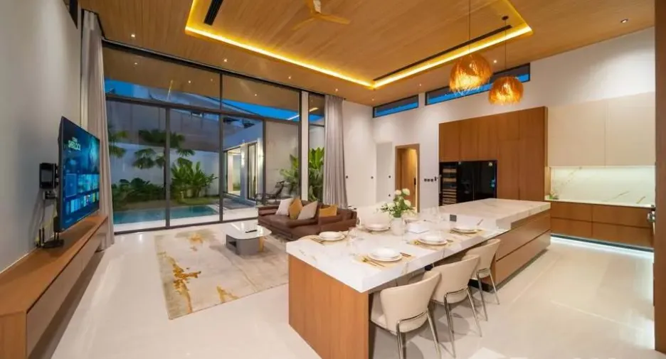 For rent 4 bedrooms villa in Mueang Phuket, Phuket