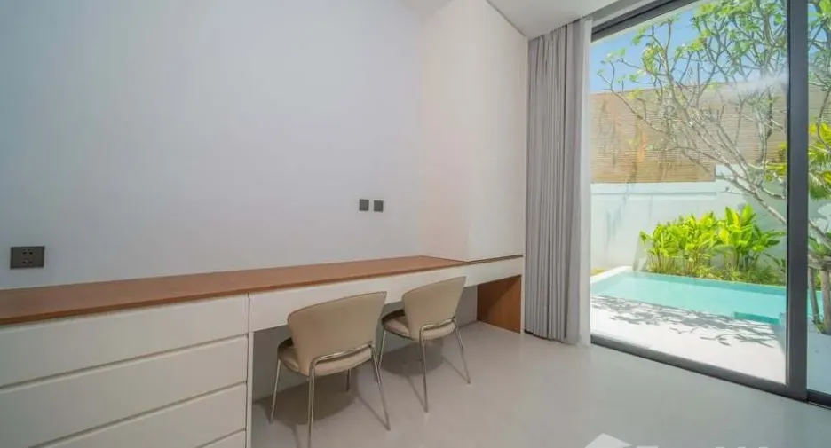 For rent 4 bedrooms villa in Mueang Phuket, Phuket