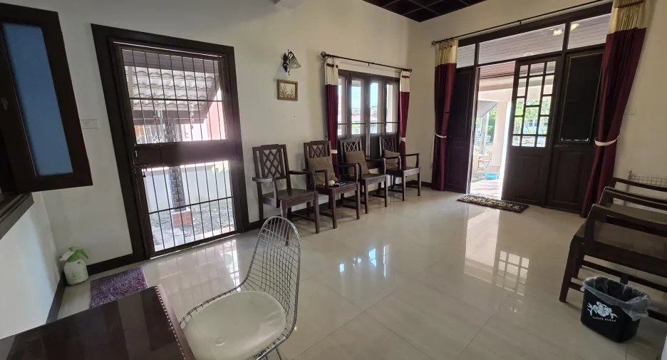 À louer 3 chambres maison à Ban Chang, Rayong
